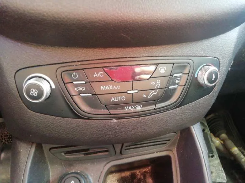 Mando Climatizador para Ford Transit Courier