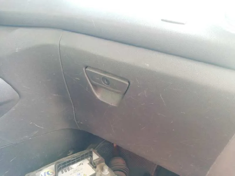 Guantera para Ford Transit Courier