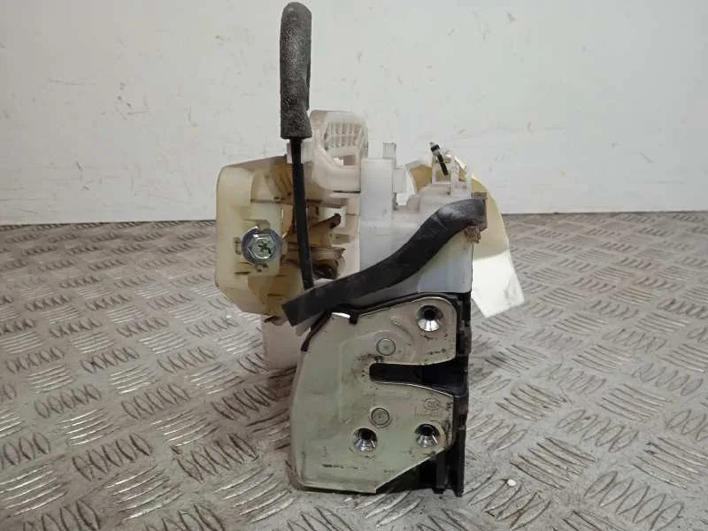 Cerradura Puerta Delantera Izquierda para Kia Carens ( )