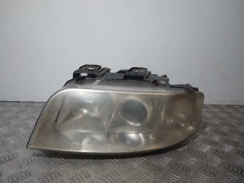 Faro Izquierdo para Audi A6 Berlina (4B2)