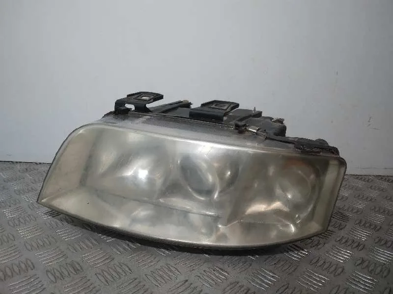 Faro Izquierdo para Audi A6 Berlina (4B2)