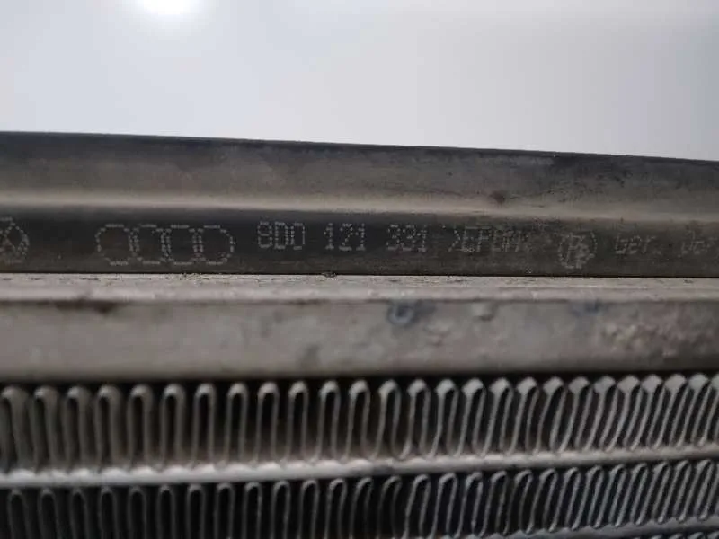 Radiador Agua para Audi A6 Berlina (4B2)
