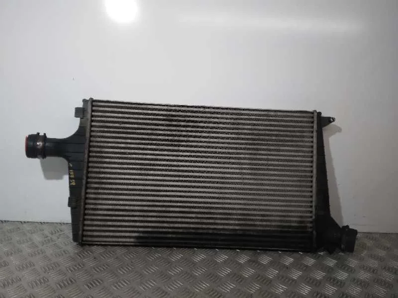 Intercooler para Audi A6 Berlina (4B2)