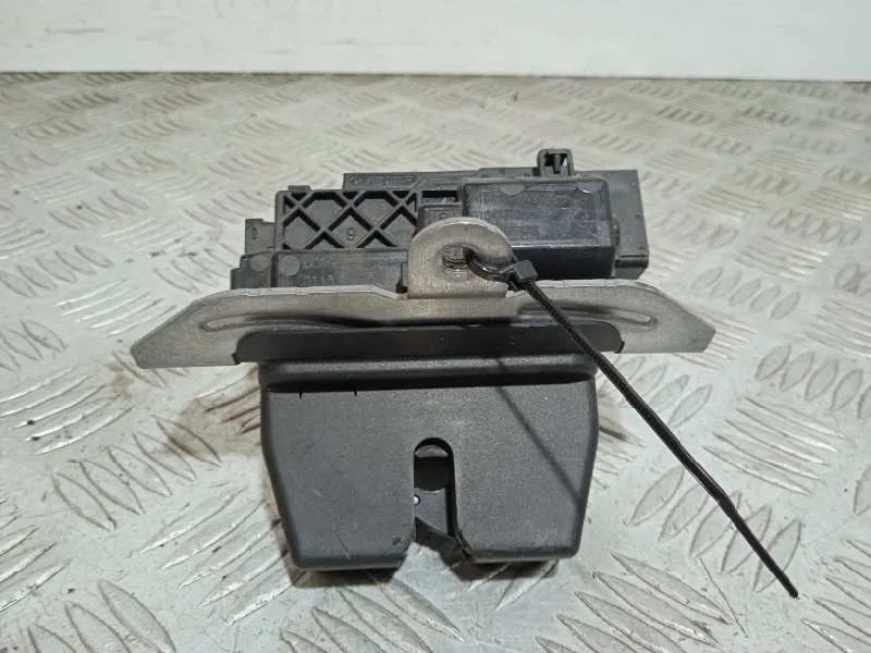 Cerradura Maletero / Porton para Ford Fiesta (Ce1)