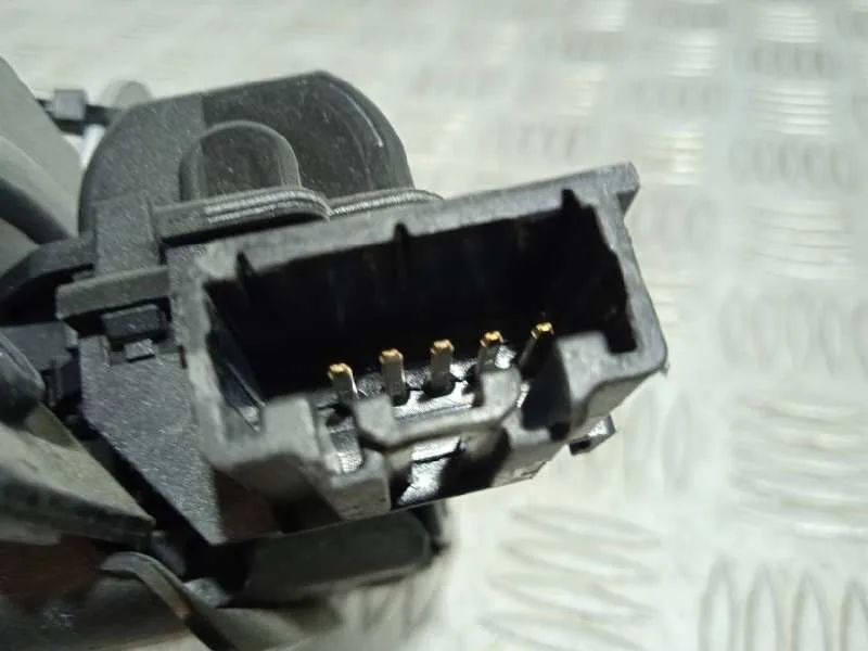 Cerradura Maletero / Porton para Ford Fiesta (Ce1)