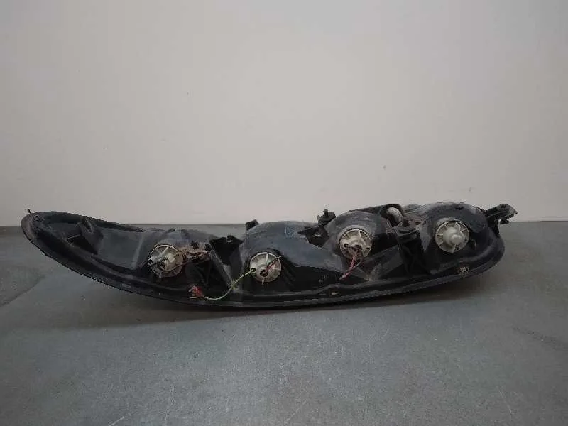 Piloto Trasero Derecho para Mazda Mx-3 (Ec)