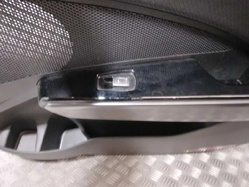 Guarnecido Puerta Delantera Derecha para Ssangyong Tivoli
