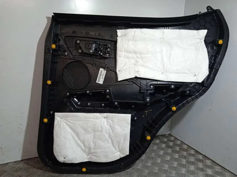 Guarnecido Puerta Trasera Izquierda para Ssangyong Tivoli