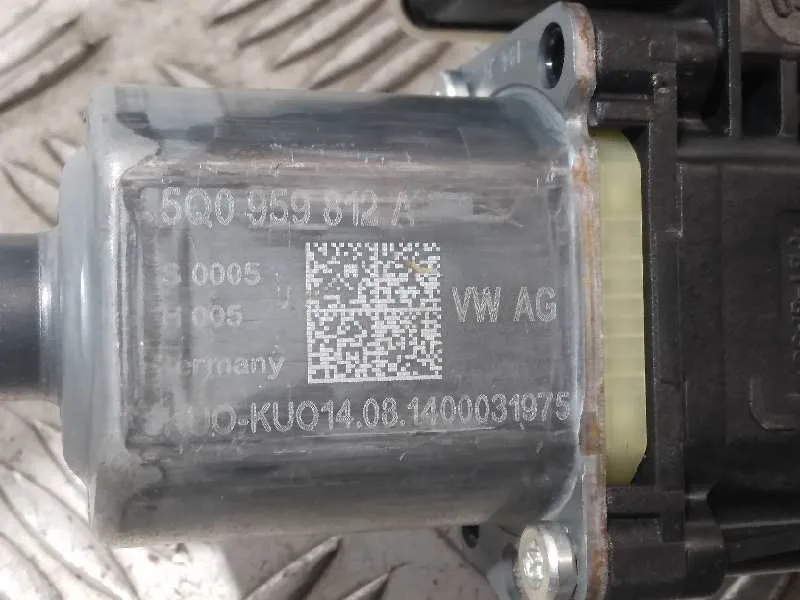 Motor Elevalunas Trasero Derecho para Skoda Octavia Combi (5E5)