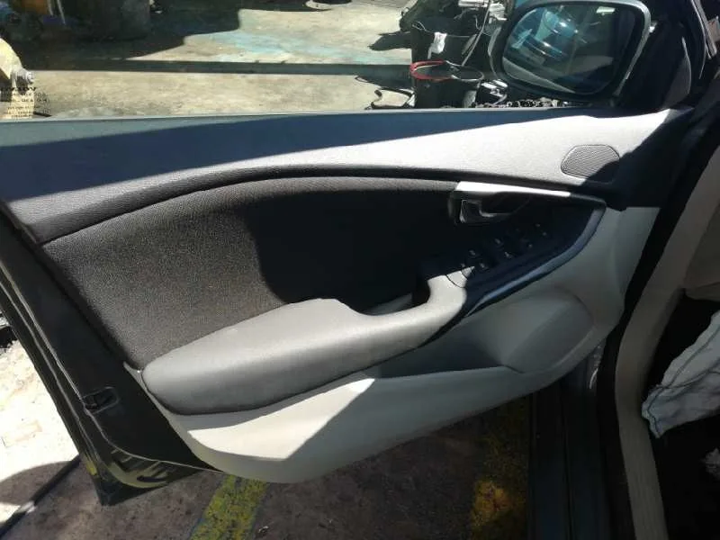 Guarnecido Puerta Delantera Izquierda para Volvo V40