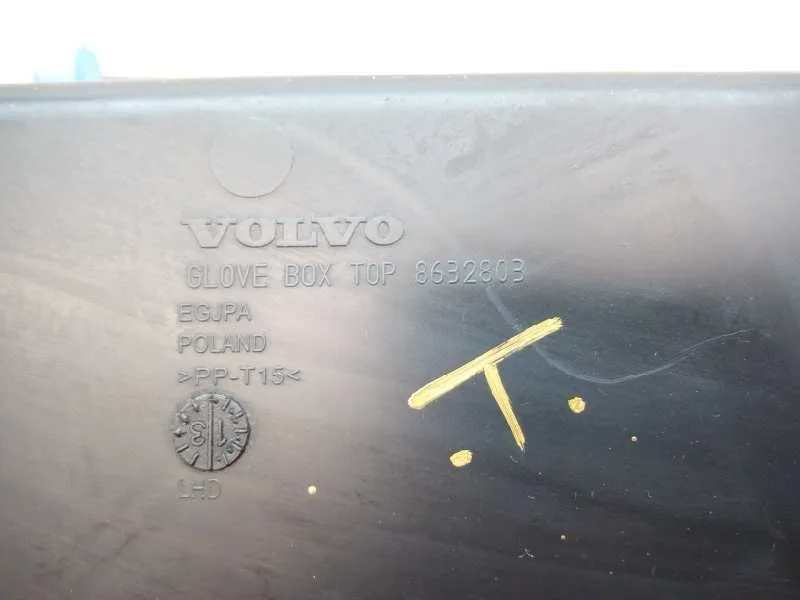 Guantera para Volvo V40