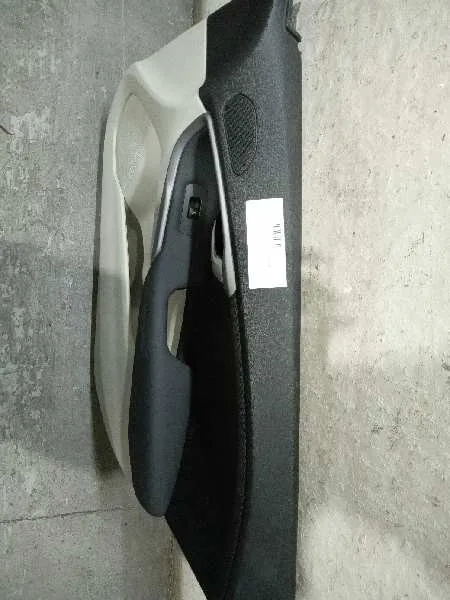 Guarnecido Puerta Delantera Derecha para Volvo V40