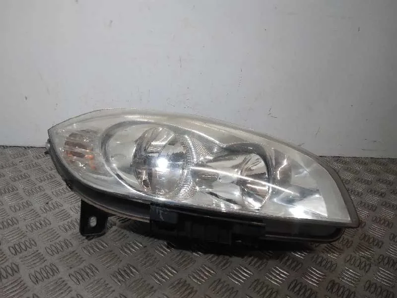 Faro Derecho para Fiat Linea (110)