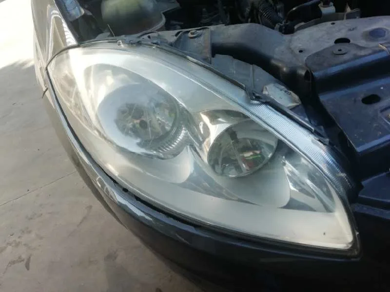 Faro Derecho para Fiat Linea (110)