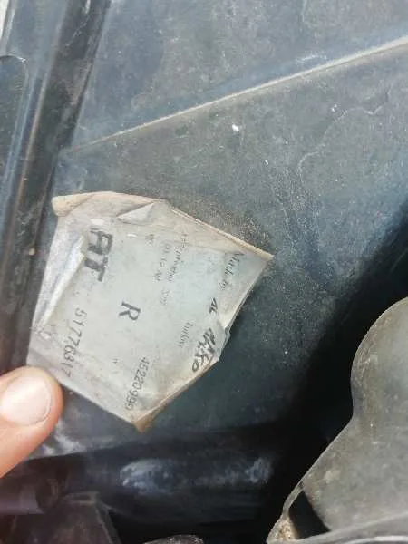 Faro Derecho para Fiat Linea (110)