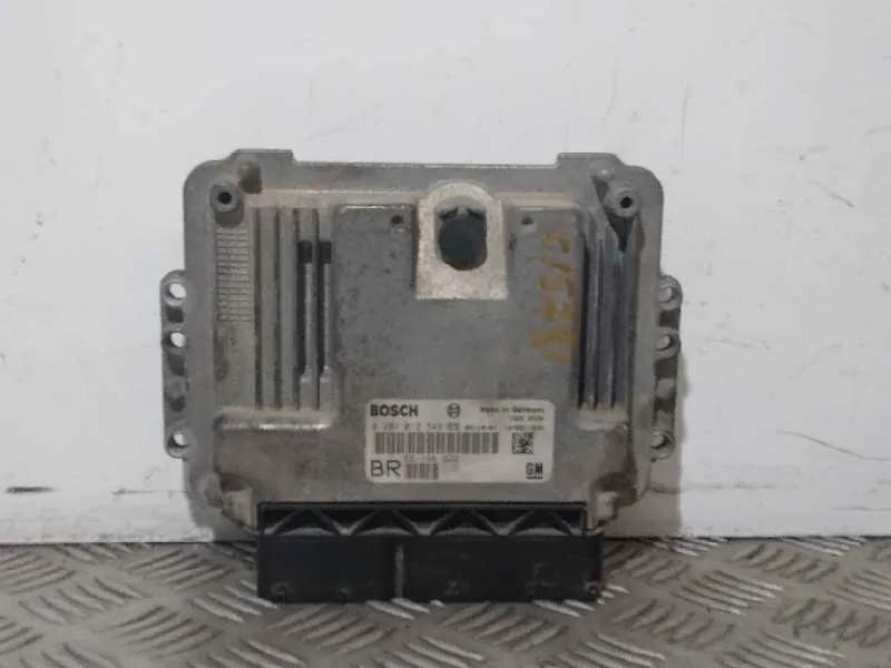 Centralita Motor Uce para Opel Zafira B