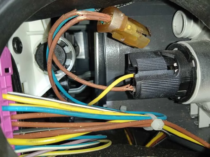 Faro Izquierdo para Audi A4 Avant (8E)