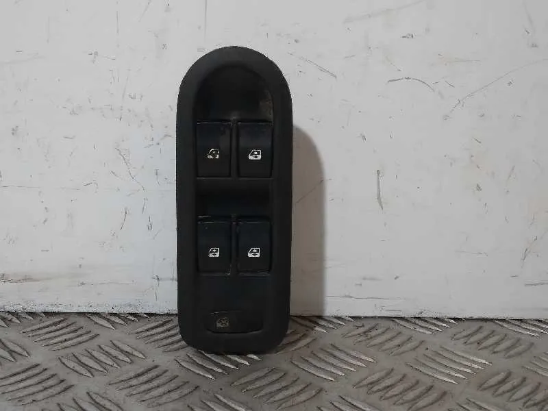 Mando Elevalunas Delantero Izquierdo para Renault Megane Ii Classic Berlina