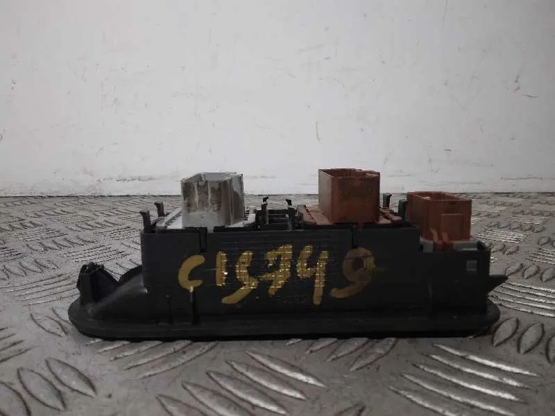 Mando Elevalunas Delantero Izquierdo para Renault Megane Ii Classic Berlina