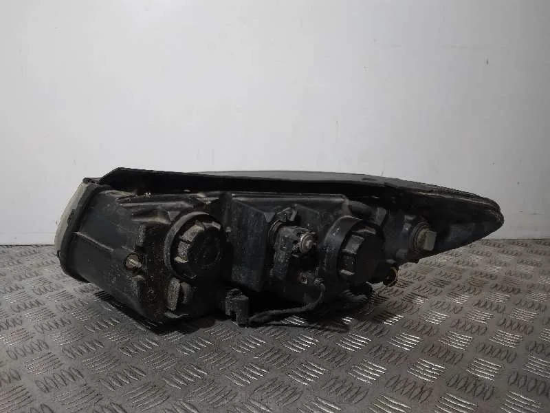 Faro Derecho para Hyundai Santa Fe (Bm)