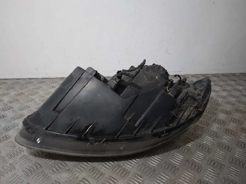 Faro Derecho para Hyundai Santa Fe (Bm)