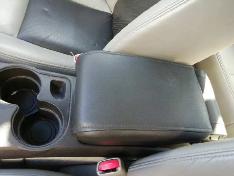 Apoyabrazos Central para Cadillac Cts