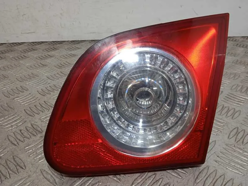 Piloto Trasero Derecho Interior para Volkswagen Passat Berlina (3C2)