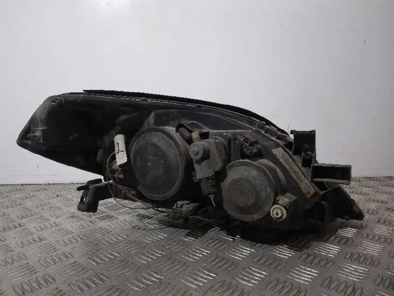 Faro Izquierdo para Nissan Primera Berlina (P12)