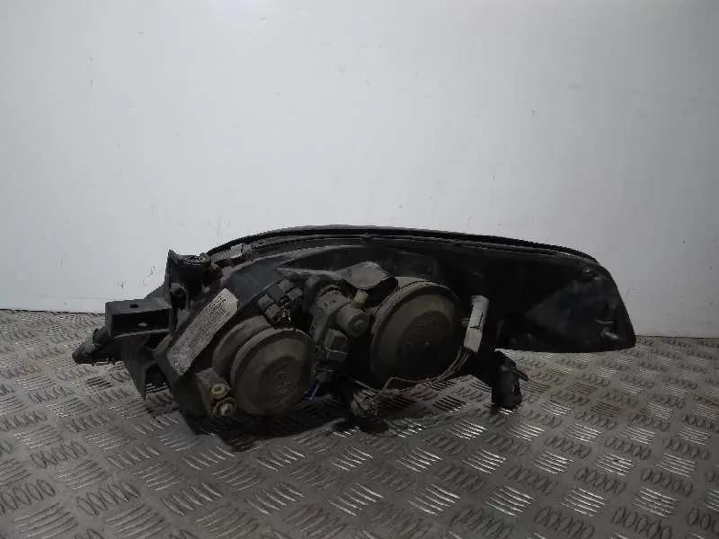 Faro Derecho para Nissan Primera Berlina (P12)