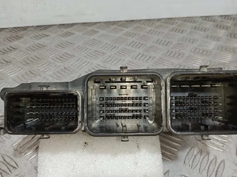 Centralita Motor Uce para Citroën C4 Lim.