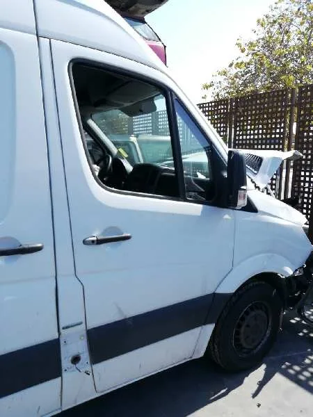 Puerta Delantera Derecha para Mercedes-Benz Sprinterii Caja Cerrada (Desde 01.06)
