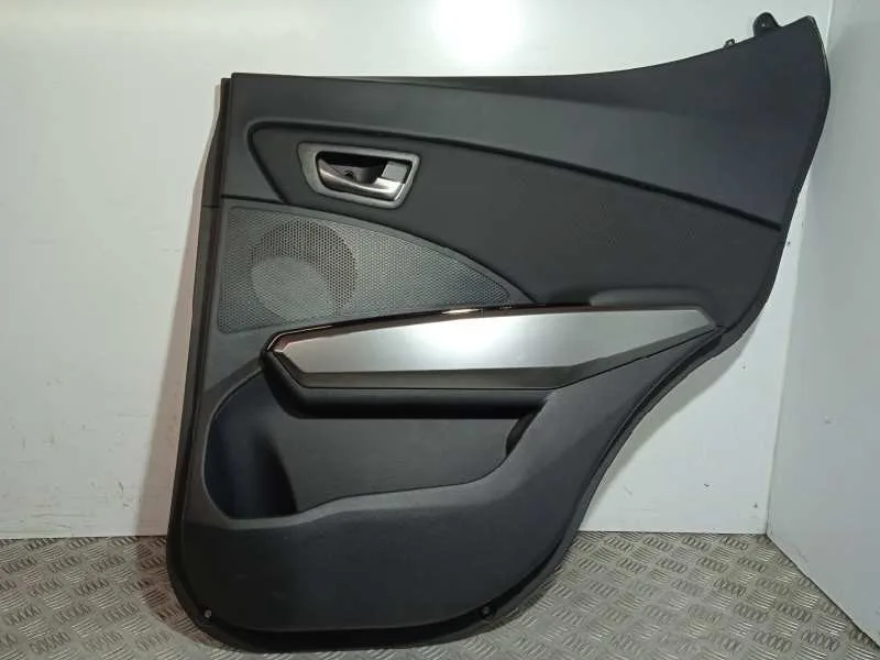 Guarnecido Puerta Trasera Derecha para Ssangyong Tivoli