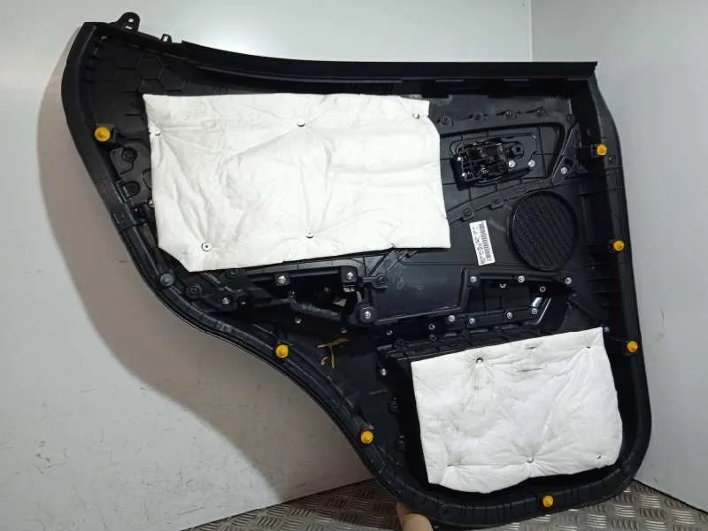 Guarnecido Puerta Trasera Derecha para Ssangyong Tivoli