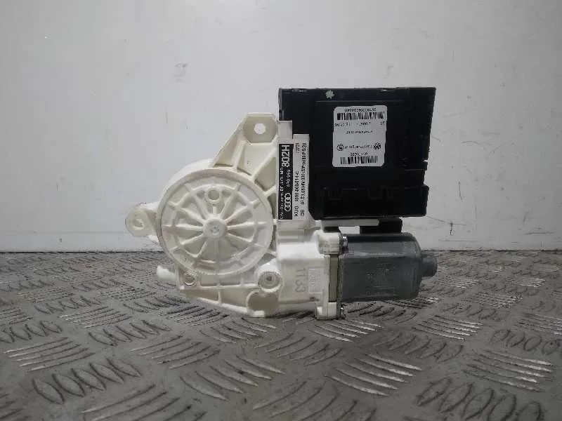 Motor Elevalunas Delantero Derecho para Audi A3 (8P)