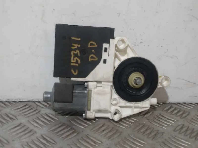 Motor Elevalunas Delantero Derecho para Audi A3 (8P)