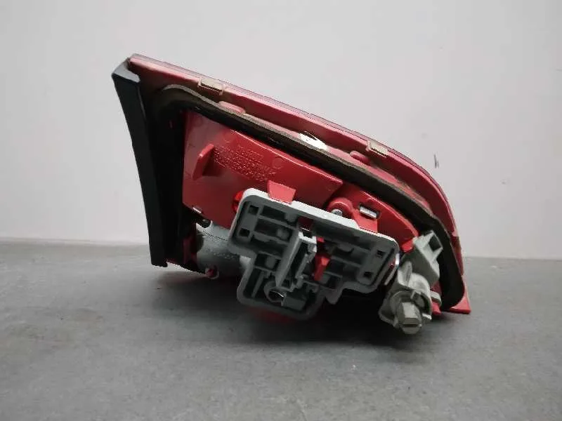 Piloto Trasero Derecho Interior para Audi A4 Avant (8K5) (2008)