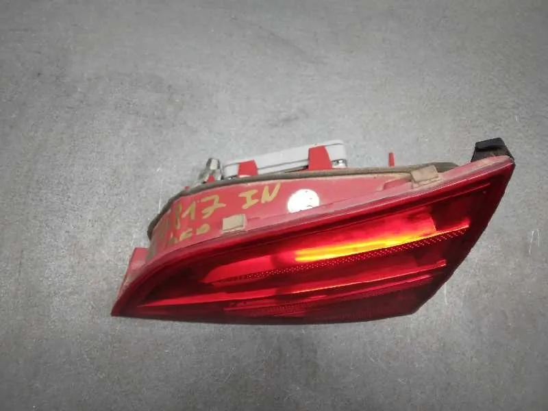 Piloto Trasero Derecho Interior para Audi A4 Avant (8K5) (2008)