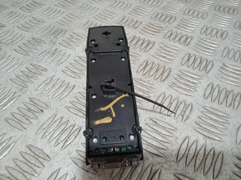 Mando Elevalunas Delantero Izquierdo para Mercedes-Benz Clase C (W204) Berlina