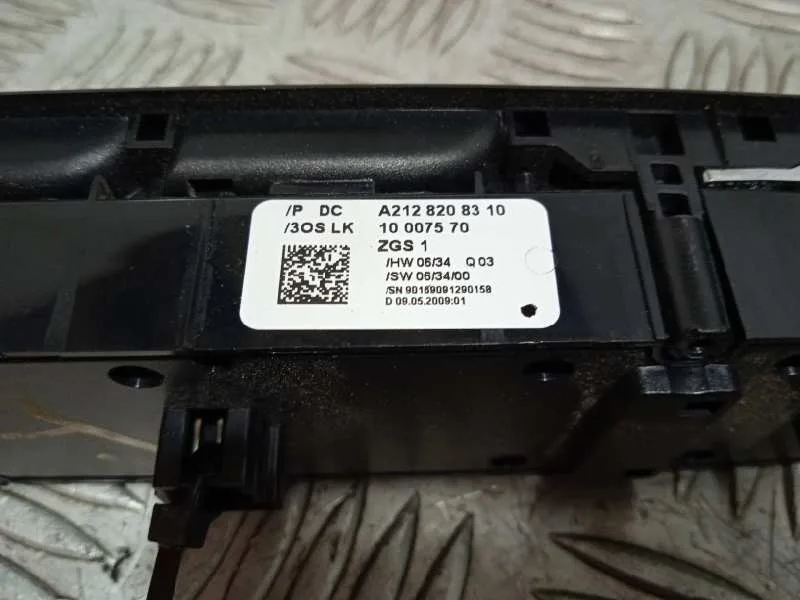 Mando Elevalunas Delantero Izquierdo para Mercedes-Benz Clase C (W204) Berlina