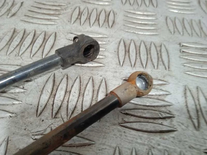 Amortiguadores Maletero / Porton para Honda Civic Berlina (Fn)