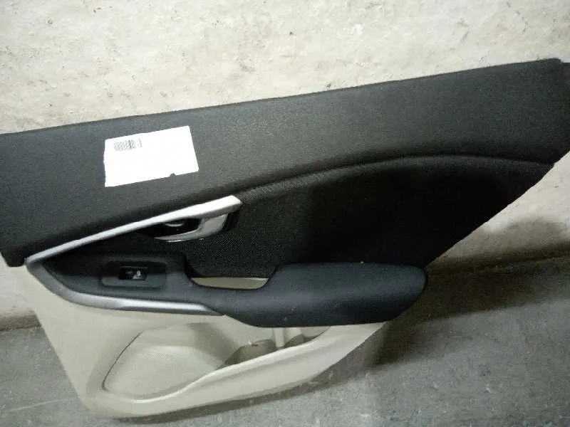 Guarnecido Puerta Trasera Derecha para Volvo V40