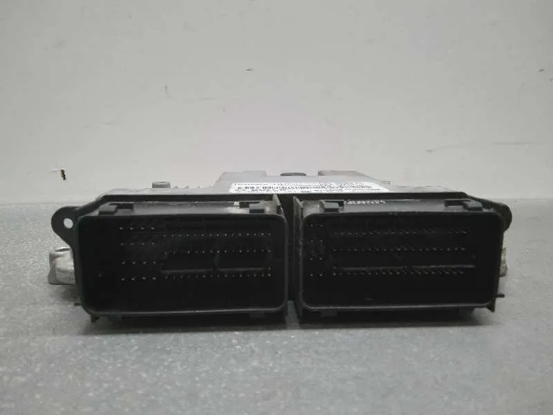 Centralita Motor Uce para Ford Focus Lim.