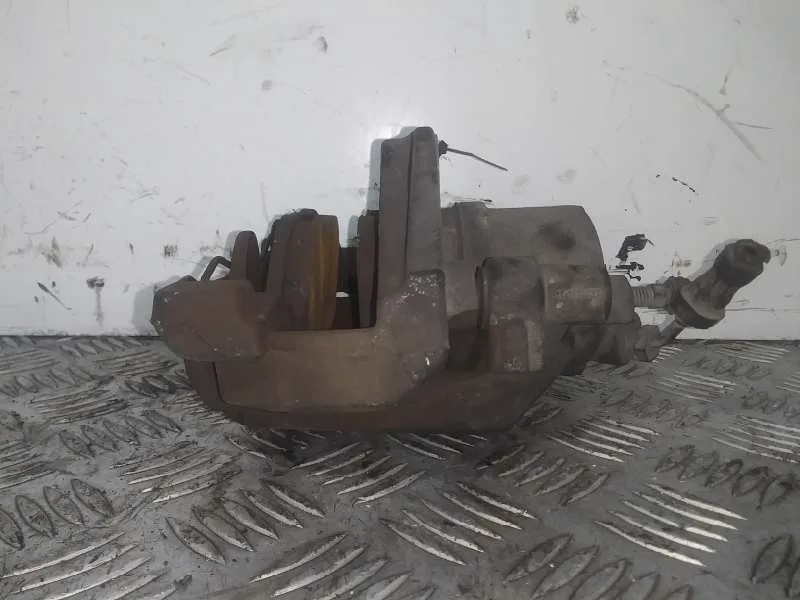 Pinza Freno Delantera Derecha para Ford Focus Lim. (Cb8)