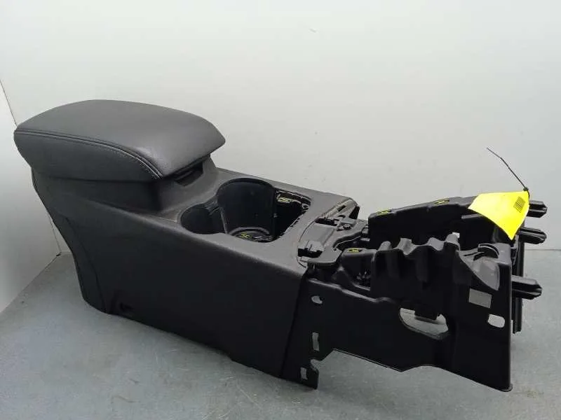 Apoyabrazos Central para Ford Focus Lim. (Cb8)