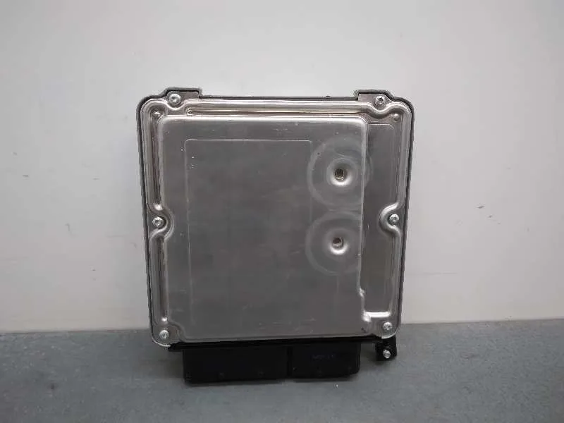 Centralita Motor Uce para Audi A4 Berlina (8E)