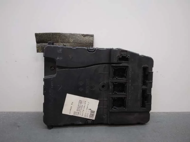 Caja Reles / Fusibles para Renault Megane Ii Berlina 3P