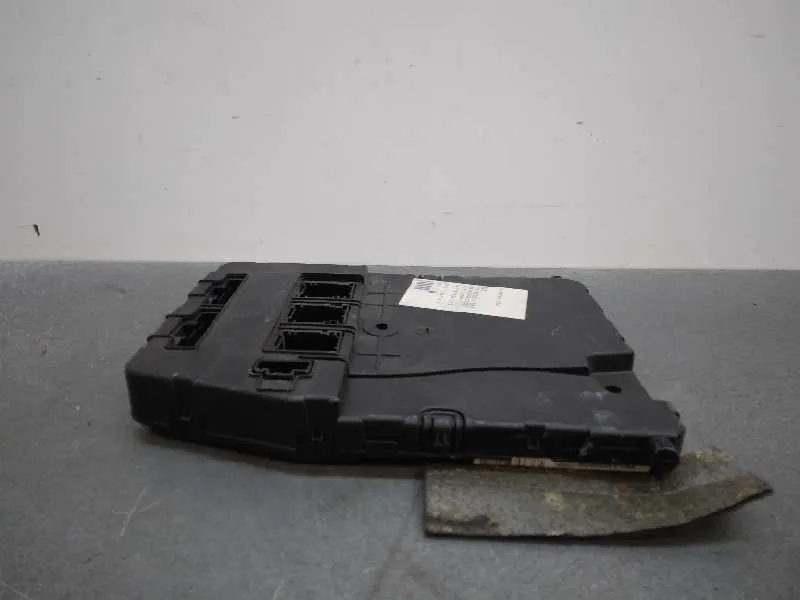 Caja Reles / Fusibles para Renault Megane Ii Berlina 3P