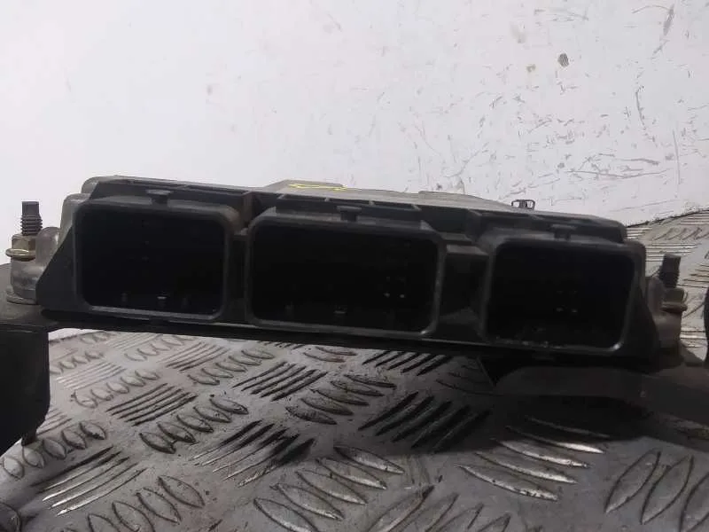 Centralita Motor Uce para Renault Megane Ii Berlina 3P