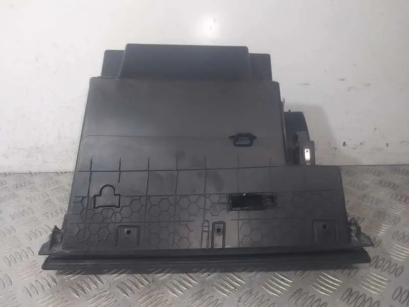 Guantera para Seat Leon (5F1)