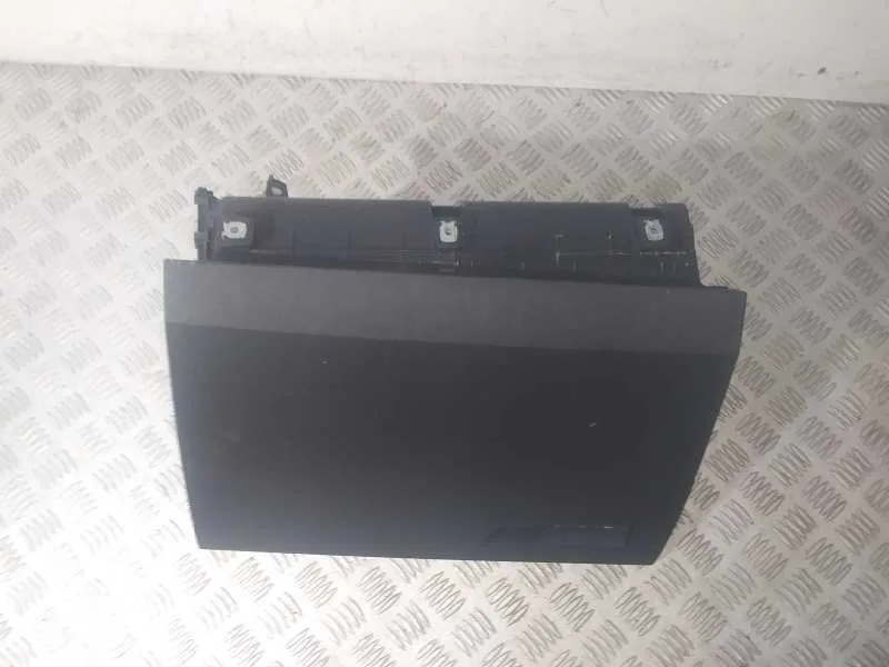 Guantera para Seat Leon (5F1)
